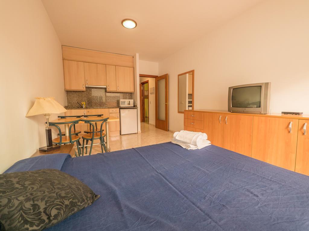 Apartaments Ar Easy Santa Anna II يوريت دي مار المظهر الخارجي الصورة