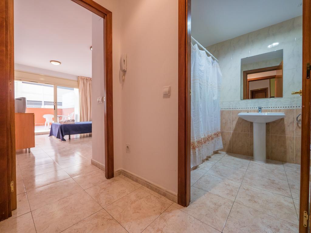 Apartaments Ar Easy Santa Anna II يوريت دي مار المظهر الخارجي الصورة