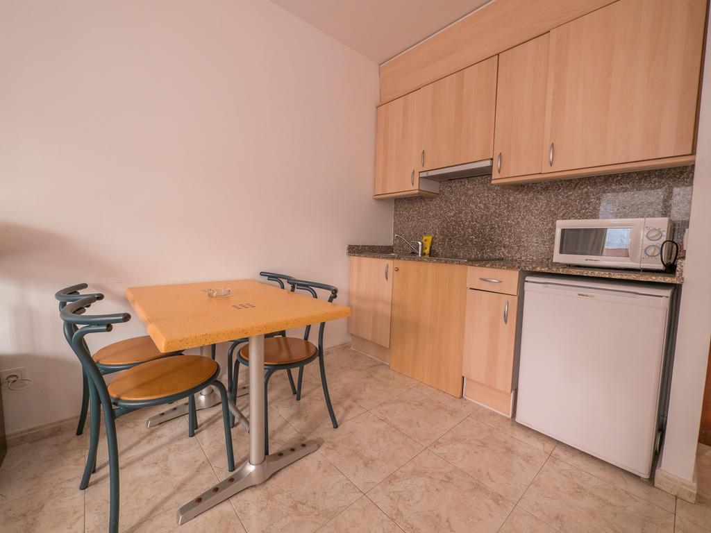 Apartaments Ar Easy Santa Anna II يوريت دي مار المظهر الخارجي الصورة