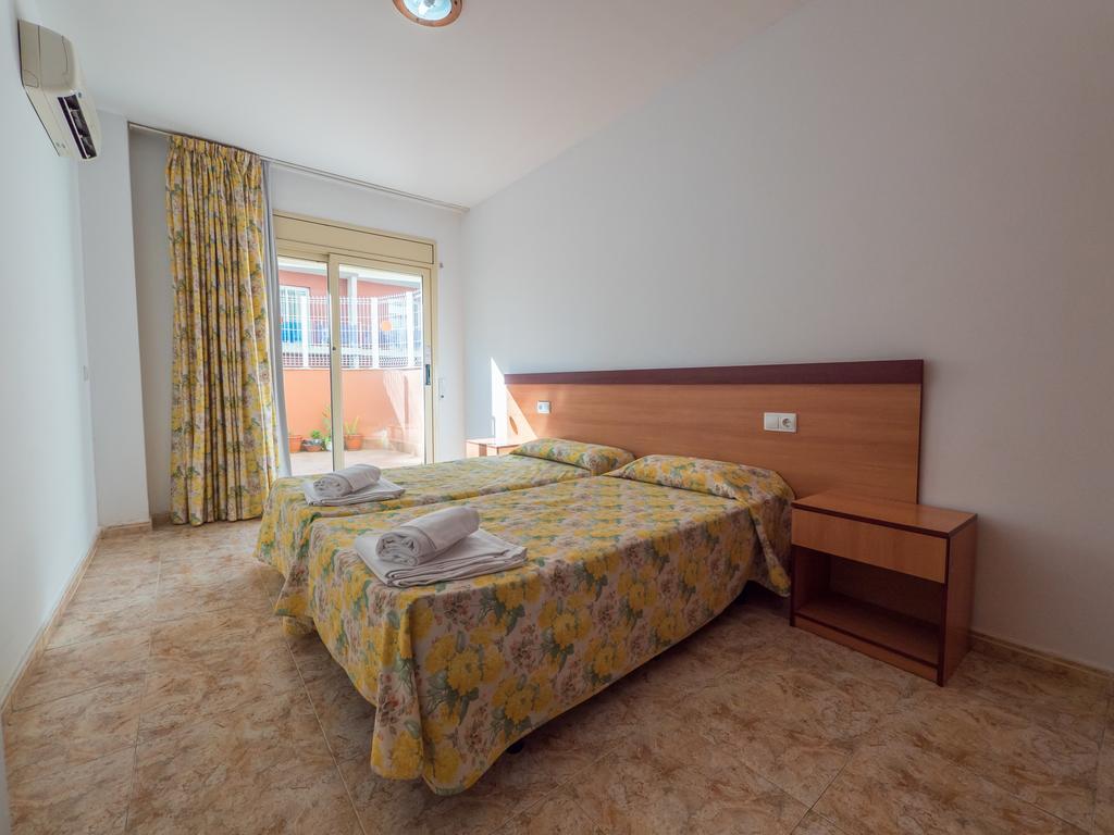 Apartaments Ar Easy Santa Anna II يوريت دي مار المظهر الخارجي الصورة