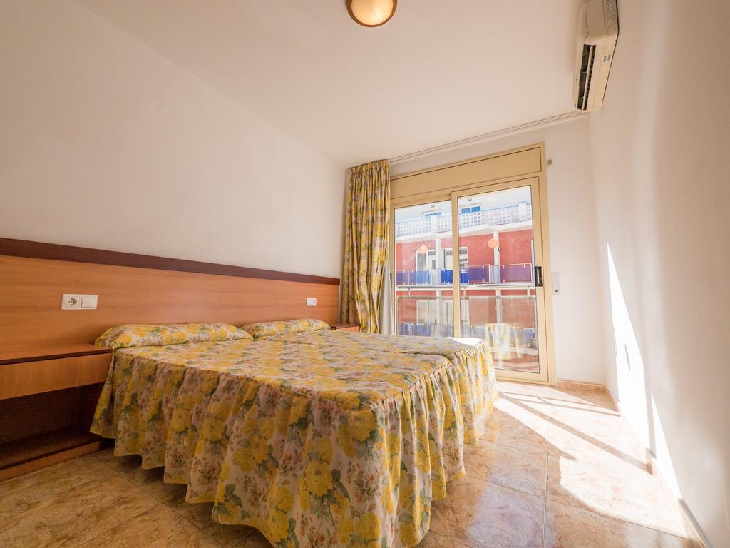Apartaments Ar Easy Santa Anna II يوريت دي مار المظهر الخارجي الصورة