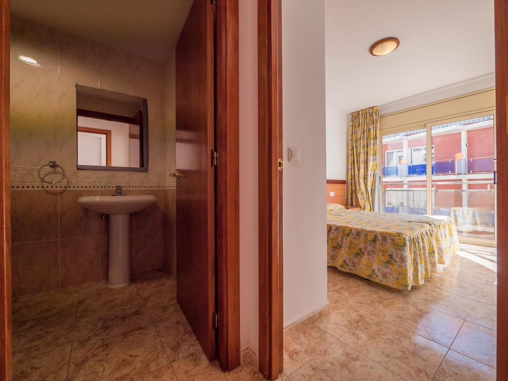 Apartaments Ar Easy Santa Anna II يوريت دي مار المظهر الخارجي الصورة