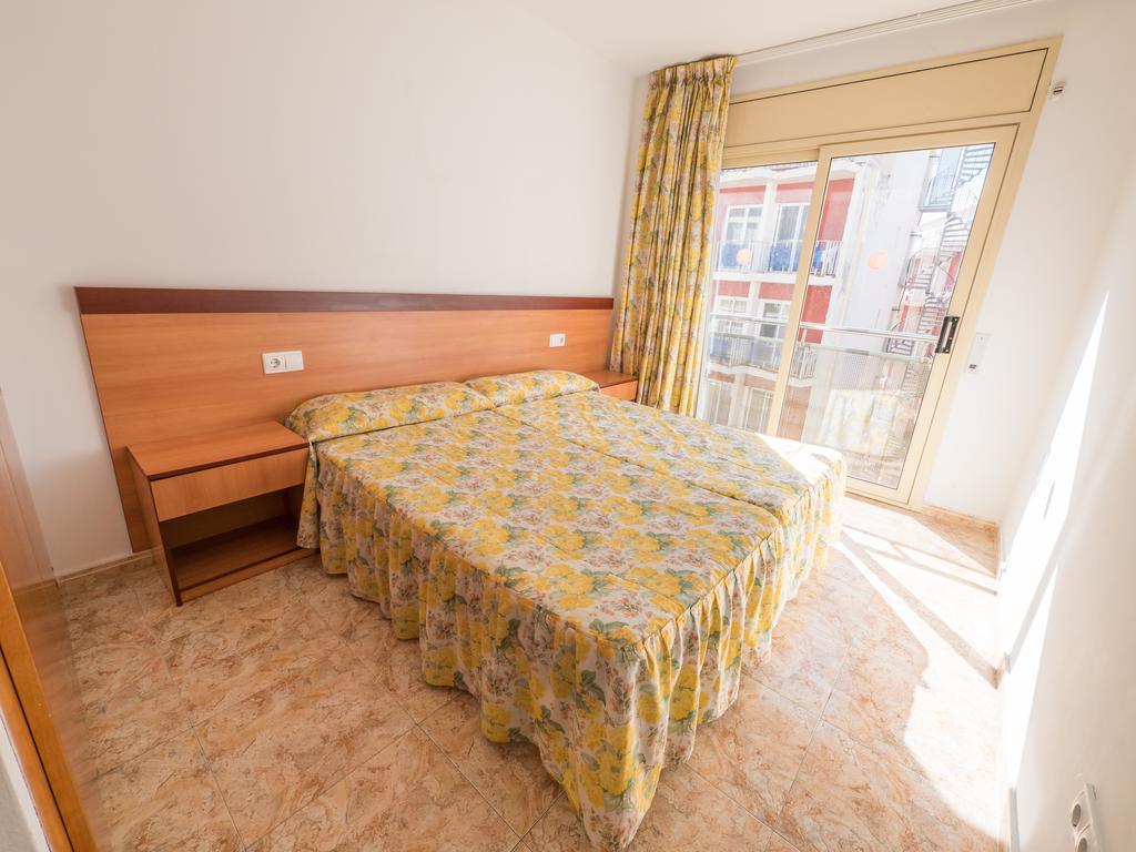 Apartaments Ar Easy Santa Anna II يوريت دي مار المظهر الخارجي الصورة